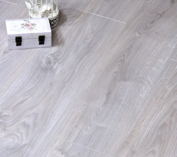 Silver Grey Oak 8mm Laminate Flooring